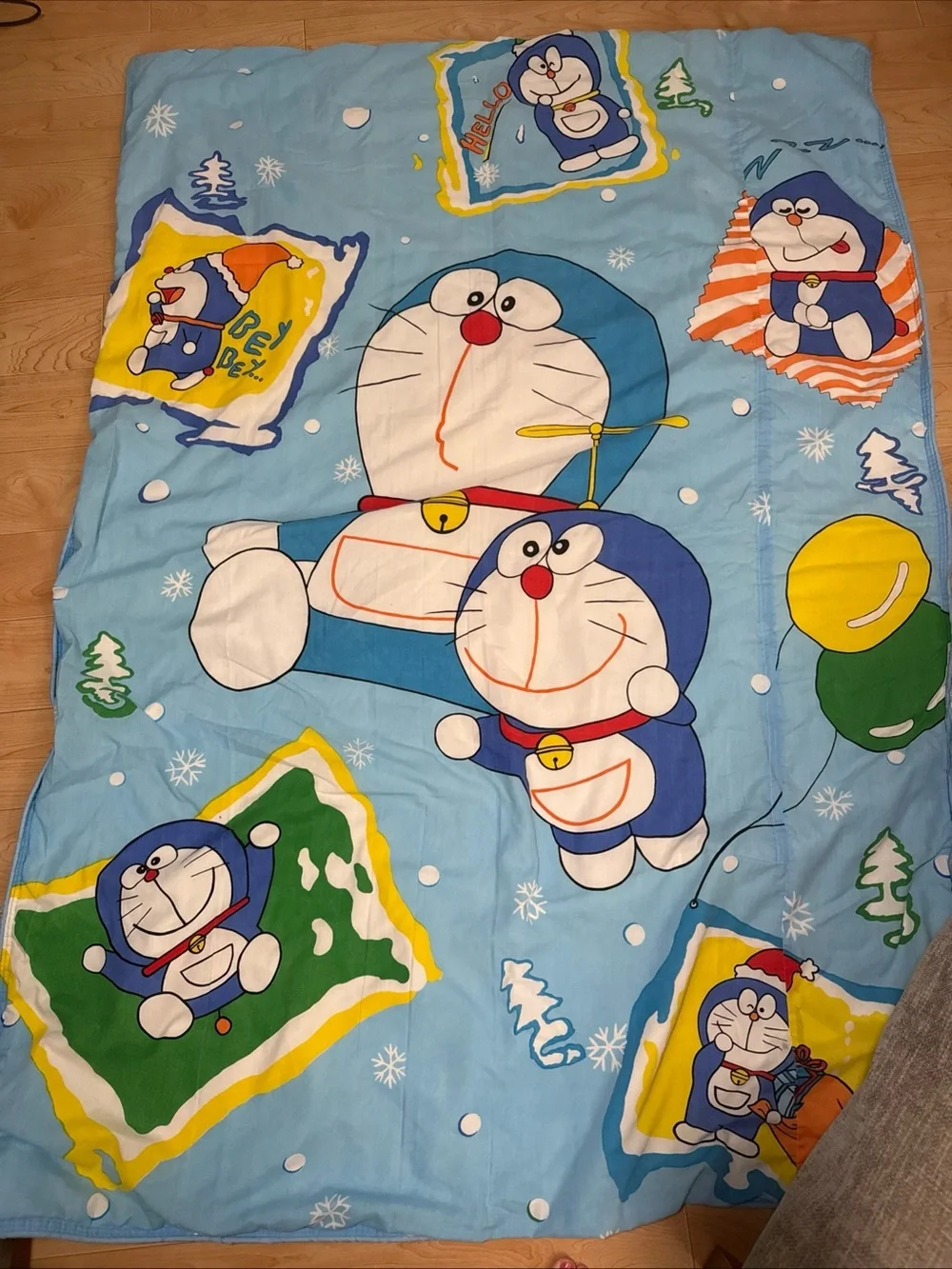 Doraemon Blue Kids Snowflake Winter Theme Comforter 78”  x 55”